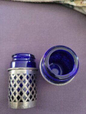 GSA GODINGER SILVER ART CO. Cobalt Blue Bottle Salt  Pepper  Shakers Vtg 2.5 in